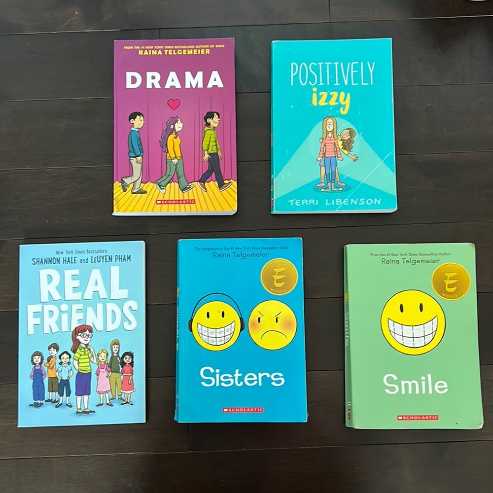 Tween graphic novel bundle Smile, Positively Izzy, Sisters, Real Friends, Drama